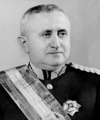 Exercícios sobre a Quarta República - com gabarito - 9º ano e E. Médio